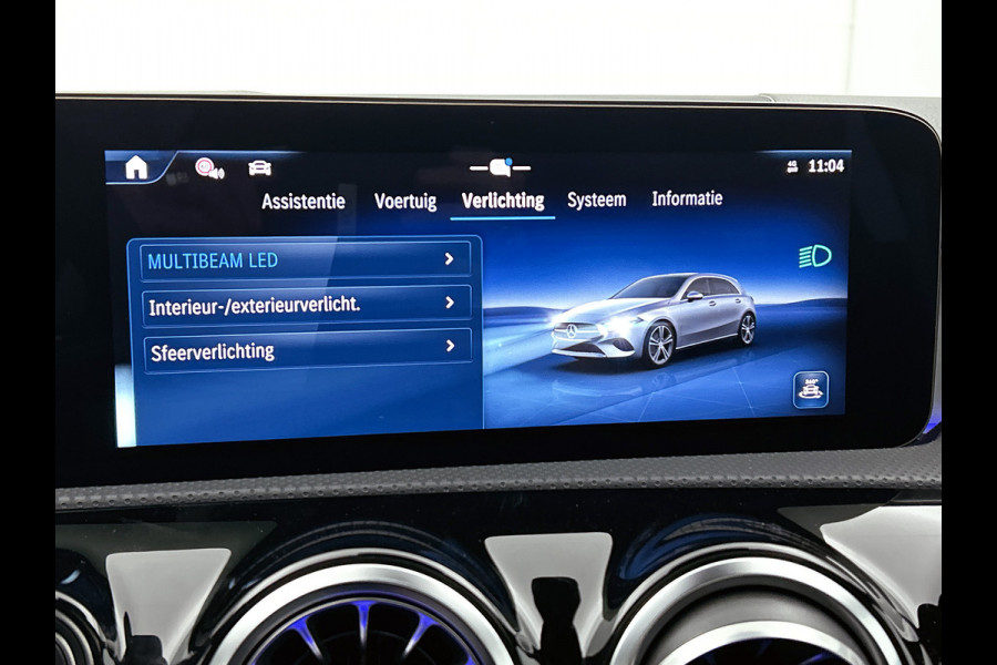 Mercedes-Benz A-Klasse 250 e Business Solution AMG | AMG Line Plus pakket | Memorypakket voorstoelen | Panoramaschuifdak | Head-up display | 360° camera | AMG Line Plus pakket | Memorypakket voorstoelen | Panoramaschuifdak | Head-up display | 360° camera |