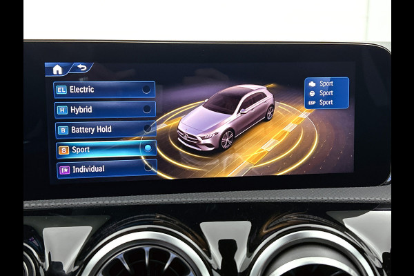 Mercedes-Benz A-Klasse 250 e Business Solution AMG | AMG Line Plus pakket | Memorypakket voorstoelen | Panoramaschuifdak | Head-up display | 360° camera | AMG Line Plus pakket | Memorypakket voorstoelen | Panoramaschuifdak | Head-up display | 360° camera |
