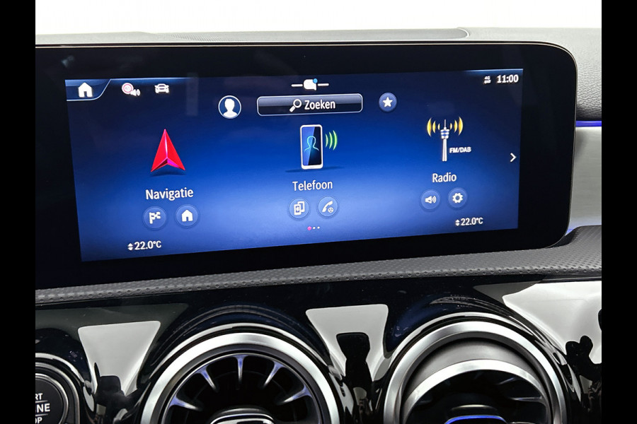 Mercedes-Benz A-Klasse 250 e Business Solution AMG | AMG Line Plus pakket | Memorypakket voorstoelen | Panoramaschuifdak | Head-up display | 360° camera | AMG Line Plus pakket | Memorypakket voorstoelen | Panoramaschuifdak | Head-up display | 360° camera |
