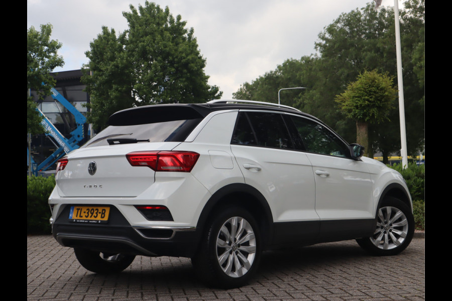 Volkswagen T-Roc 1.5 TSI Style Navi / Clima / Handgesch / Dealer onderhouden BTW AUTO / 1e eigenaar / 150PK!