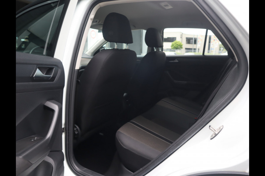 Volkswagen T-Roc 1.5 TSI Style Navi / Clima / Handgesch / Dealer onderhouden BTW AUTO / 1e eigenaar / 150PK!