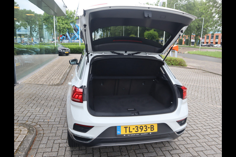 Volkswagen T-Roc 1.5 TSI Style Navi / Clima / Handgesch / Dealer onderhouden BTW AUTO / 1e eigenaar / 150PK!