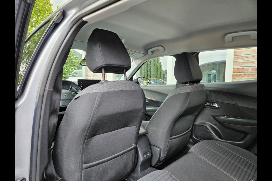Peugeot e-2008 EV Active Pack 50 kWh SOH 97%! Carplay! NAP! Dealer Onderhouden! Airco/Clima!
