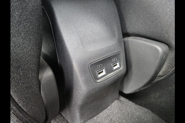 Peugeot e-2008 EV Active Pack 50 kWh SOH 97%! Carplay! NAP! Dealer Onderhouden! Airco/Clima!