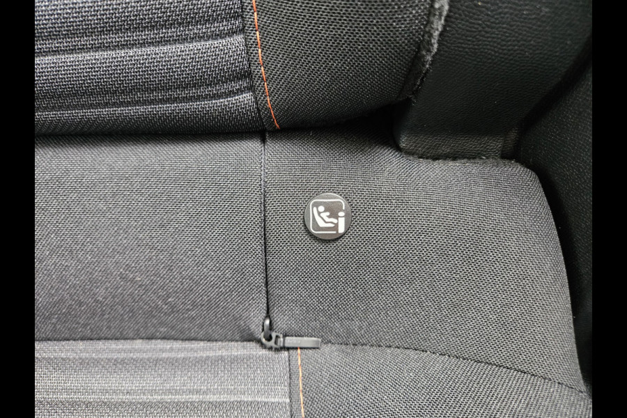 Peugeot e-2008 EV Active Pack 50 kWh SOH 97%! Carplay! NAP! Dealer Onderhouden! Airco/Clima!