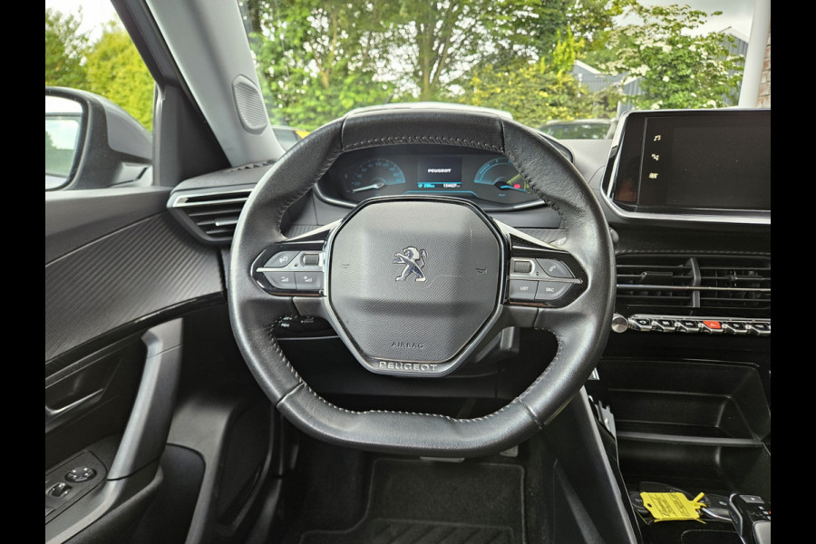 Peugeot e-2008 EV Active Pack 50 kWh SOH 97%! Carplay! NAP! Dealer Onderhouden! Airco/Clima!