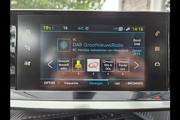 Peugeot e-2008 EV Active Pack 50 kWh SOH 97%! Carplay! NAP! Dealer Onderhouden! Airco/Clima!