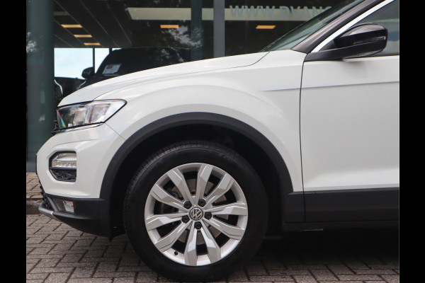 Volkswagen T-Roc 1.5 TSI Style Navi / Clima / Handgesch / Dealer onderhouden BTW AUTO / 1e eigenaar / 150PK!