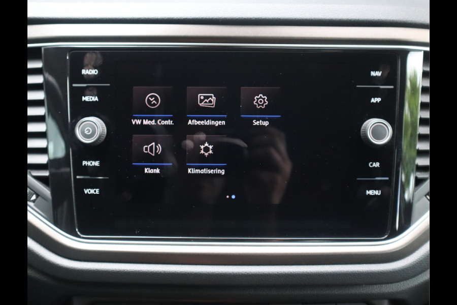 Volkswagen T-Roc 1.5 TSI Style Navi / Clima / Handgesch / Dealer onderhouden BTW AUTO / 1e eigenaar / 150PK!