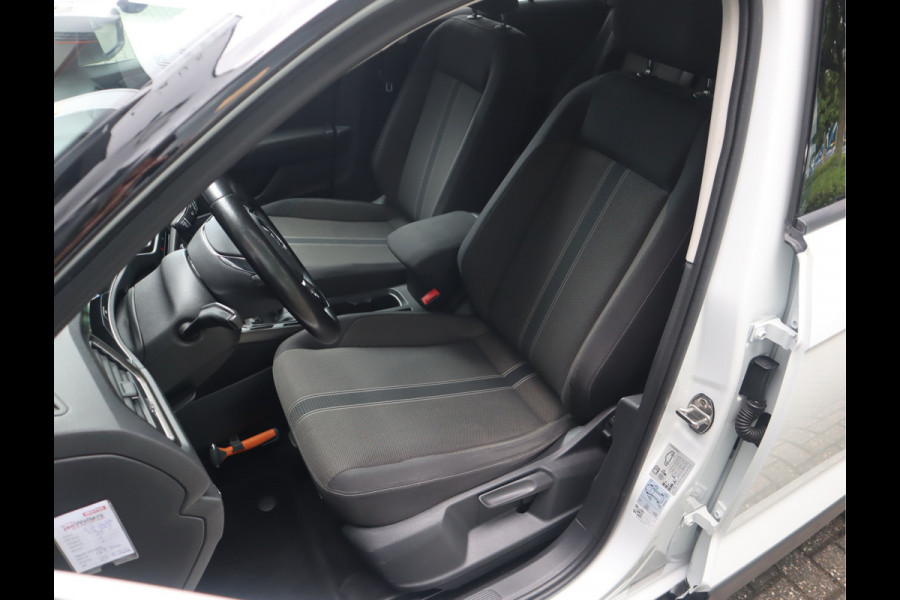 Volkswagen T-Roc 1.5 TSI Style Navi / Clima / Handgesch / Dealer onderhouden BTW AUTO / 1e eigenaar / 150PK!