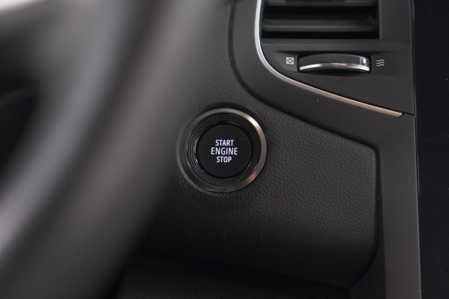 Renault Mégane Estate TCe 140 Intens | 1.700 KG Trekgewicht | Trekhaak | Camera | Head-Up Display | Dodehoekdetectie