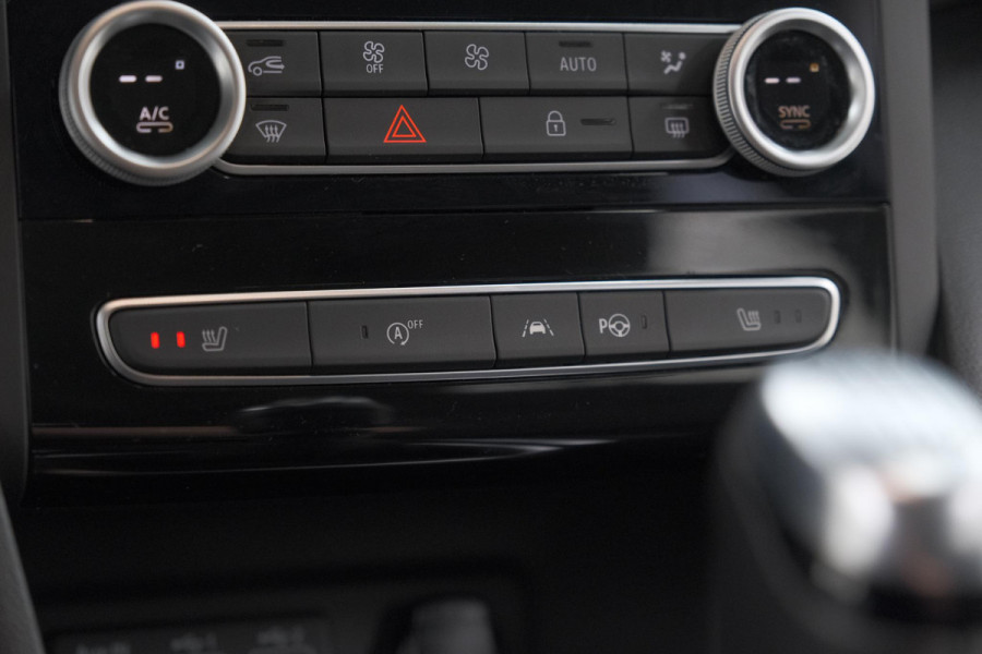 Renault Mégane Estate TCe 140 Intens | 1.700 KG Trekgewicht | Trekhaak | Camera | Head-Up Display | Dodehoekdetectie