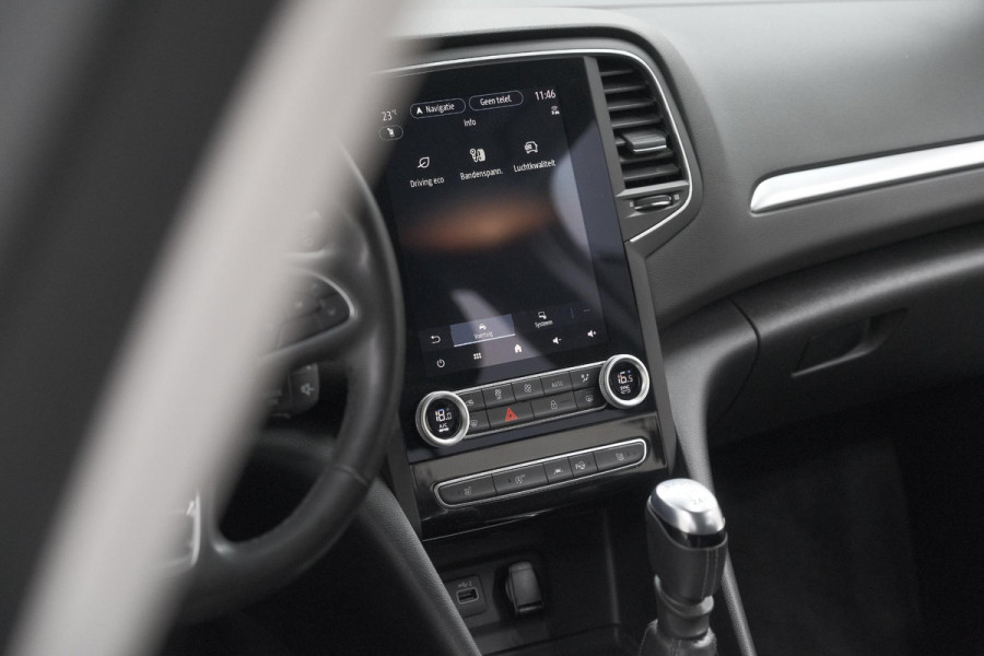 Renault Mégane Estate TCe 140 Intens | 1.700 KG Trekgewicht | Trekhaak | Camera | Head-Up Display | Dodehoekdetectie