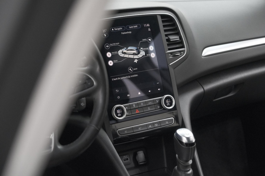 Renault Mégane Estate TCe 140 Intens | 1.700 KG Trekgewicht | Trekhaak | Camera | Head-Up Display | Dodehoekdetectie