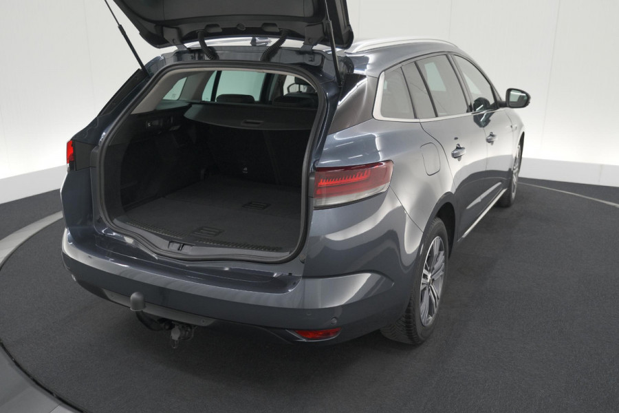 Renault Mégane Estate TCe 140 Intens | 1.700 KG Trekgewicht | Trekhaak | Camera | Head-Up Display | Dodehoekdetectie