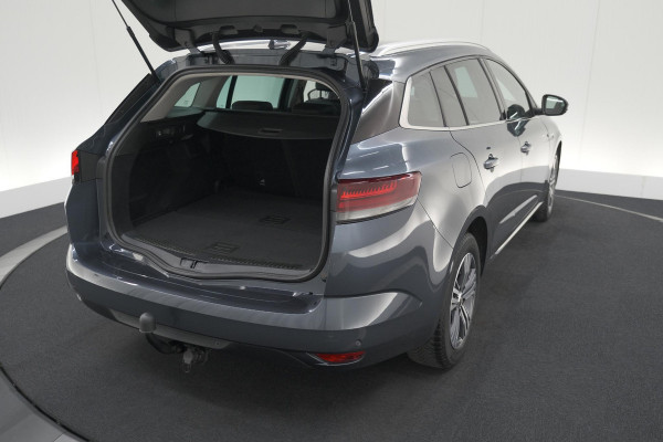 Renault Mégane Estate TCe 140 Intens | 1.700 KG Trekgewicht | Trekhaak | Camera | Head-Up Display | Dodehoekdetectie