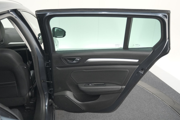 Renault Mégane Estate TCe 140 Intens | 1.700 KG Trekgewicht | Trekhaak | Camera | Head-Up Display | Dodehoekdetectie