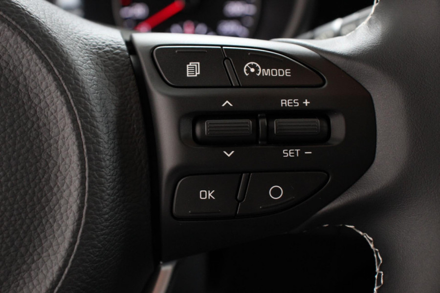 Kia Picanto 1.0 DPi Automaat DynamicPlusLine Navigatie Climate Control Camera Parkeer Sensoren Cruise control Led DAB Lichtmetalen velgen Extra getint glas