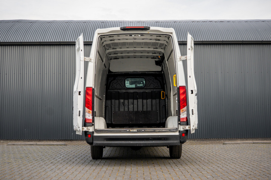 Iveco Daily **35S16 | 156 PK | 3.500KG trekgew. 3-Zits | Climate**