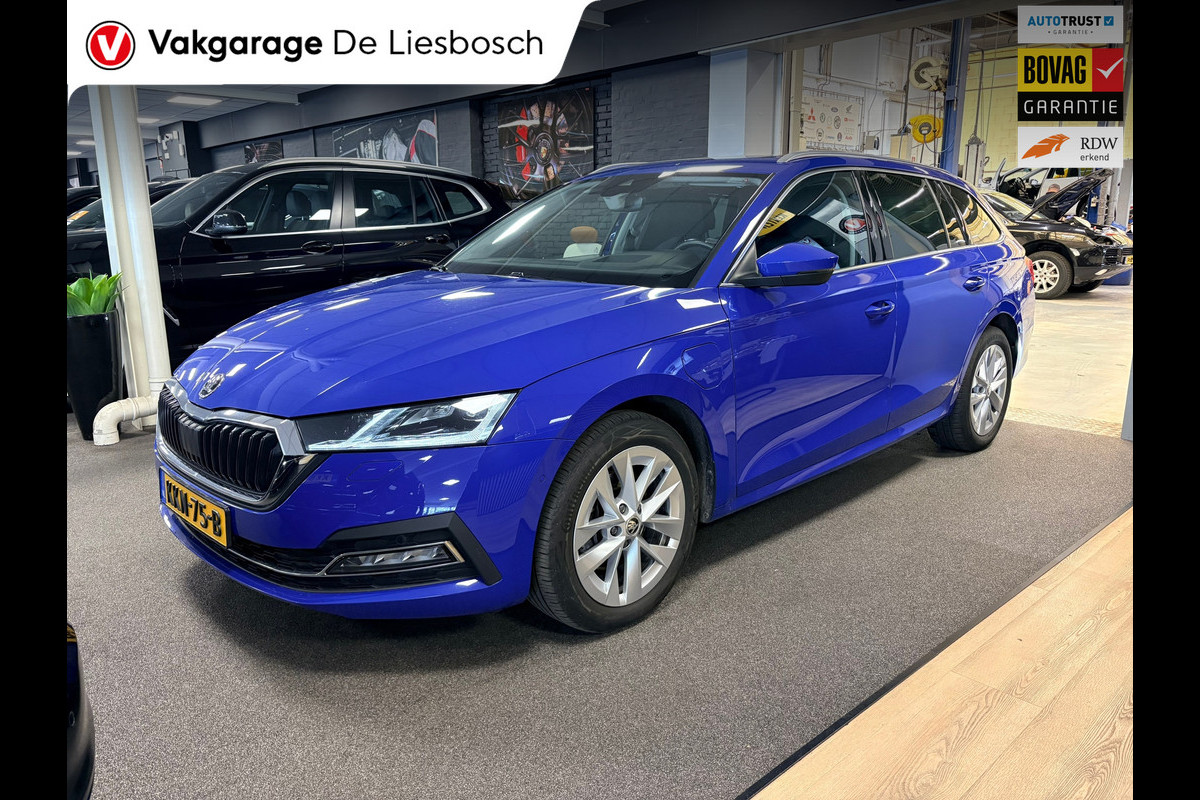 Škoda Octavia Combi 1.4 TSI iV PHEV style Business / panoramadak / stoel + stuur verwarming /
