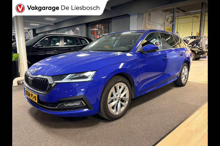 Škoda Octavia Combi 1.4 TSI iV PHEV style Business / panoramadak / stoel + stuur verwarming /