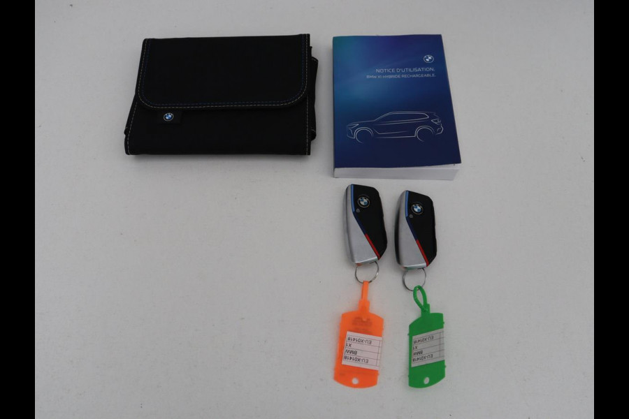 BMW X1 xDrive25e M Sport | SOH 93% | Head-Up | 360 Camera | Stoelverwarming | Trekhaak | Adaptive cruise | Leder/Alcantara | Keyless | Carplay | Side Assist | Adaptief LED | Sportstoelen | PHEV | Plug In