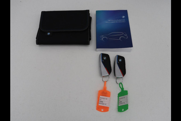 BMW X1 xDrive25e M Sport | SOH 93% | Head-Up | 360 Camera | Stoelverwarming | Trekhaak | Adaptive cruise | Leder/Alcantara | Keyless | Carplay | Side Assist | Adaptief LED | Sportstoelen | PHEV | Plug In
