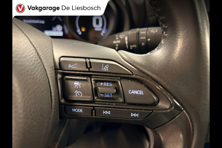 Toyota Yaris 1.5 Hybrid Style / LED / head-up / panoramadak / camera / keyless
