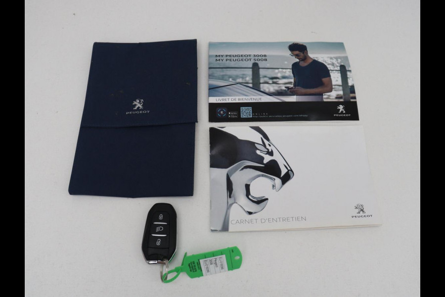 Peugeot 3008 1.6 HYbrid 225 Allure | SOH 97,7% | Half leder | Carplay | Camera | Navigatie | Side Assist | Cruise control | Bluetooth | Climate control | 18'' | Parkeerhulp | PHEV | Plug In