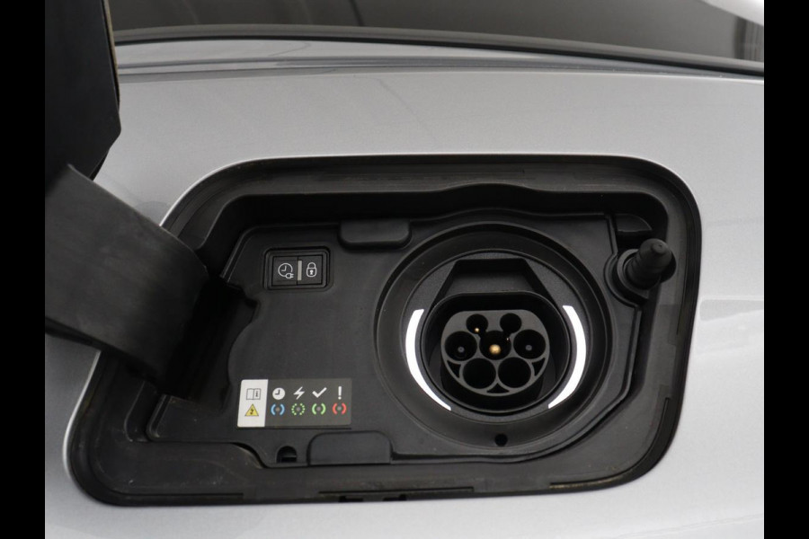 Peugeot 3008 1.6 HYbrid 225 Allure | SOH 97,7% | Half leder | Carplay | Camera | Navigatie | Side Assist | Cruise control | Bluetooth | Climate control | 18'' | Parkeerhulp | PHEV | Plug In