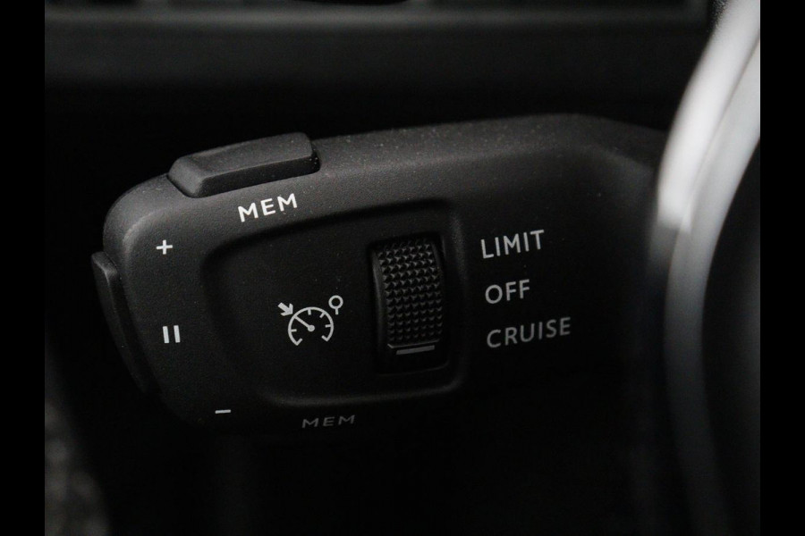 Peugeot 3008 1.6 HYbrid 225 Allure | SOH 97,7% | Half leder | Carplay | Camera | Navigatie | Side Assist | Cruise control | Bluetooth | Climate control | 18'' | Parkeerhulp | PHEV | Plug In