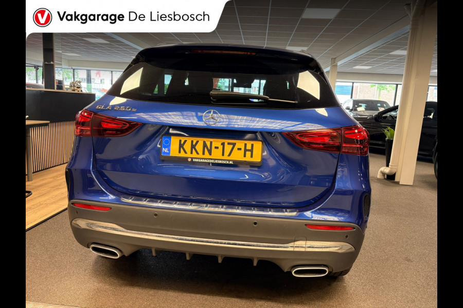 Mercedes-Benz GLA 250 e AMG Line |19 inch | 360camera| panoramadak|sfeer verlichting