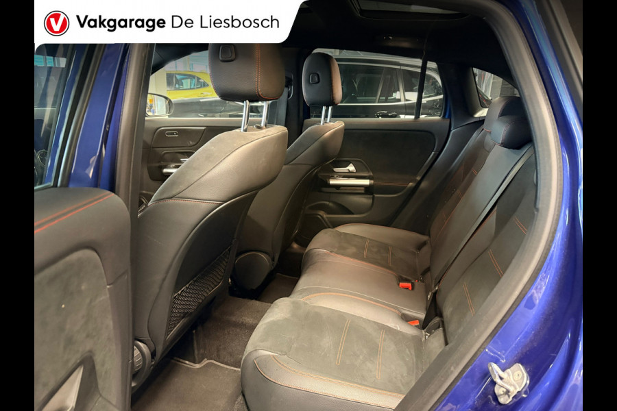 Mercedes-Benz GLA 250 e AMG Line |19 inch | 360camera| panoramadak|sfeer verlichting