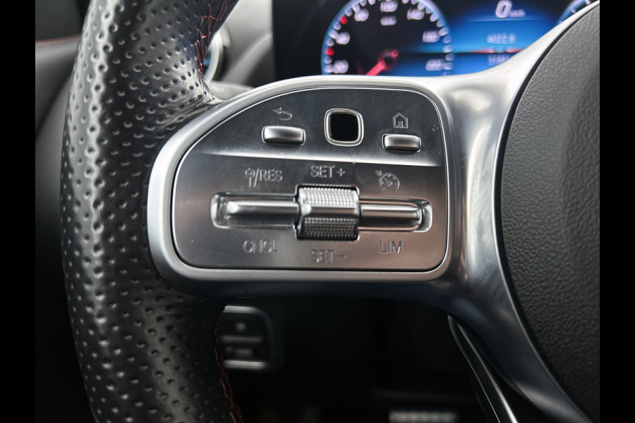 Mercedes-Benz GLA 250 e Business AMG-line 5 spaaks lichtmetalen velgen | MBUX wide screen| Navigatie | elect bed. voorstoelen met memory | Trekhaak | parking support met camera | Inclusief 24 maanden Mercedes-Benz Certified garantie voor Europa.