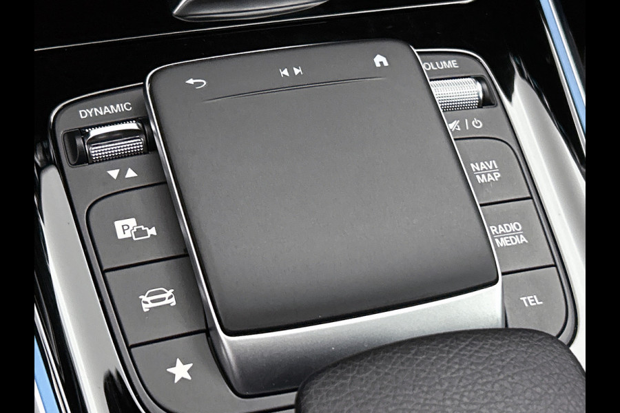 Mercedes-Benz GLA 250 e Business AMG-line 5 spaaks lichtmetalen velgen | MBUX wide screen| Navigatie | elect bed. voorstoelen met memory | Trekhaak | parking support met camera | Inclusief 24 maanden Mercedes-Benz Certified garantie voor Europa.