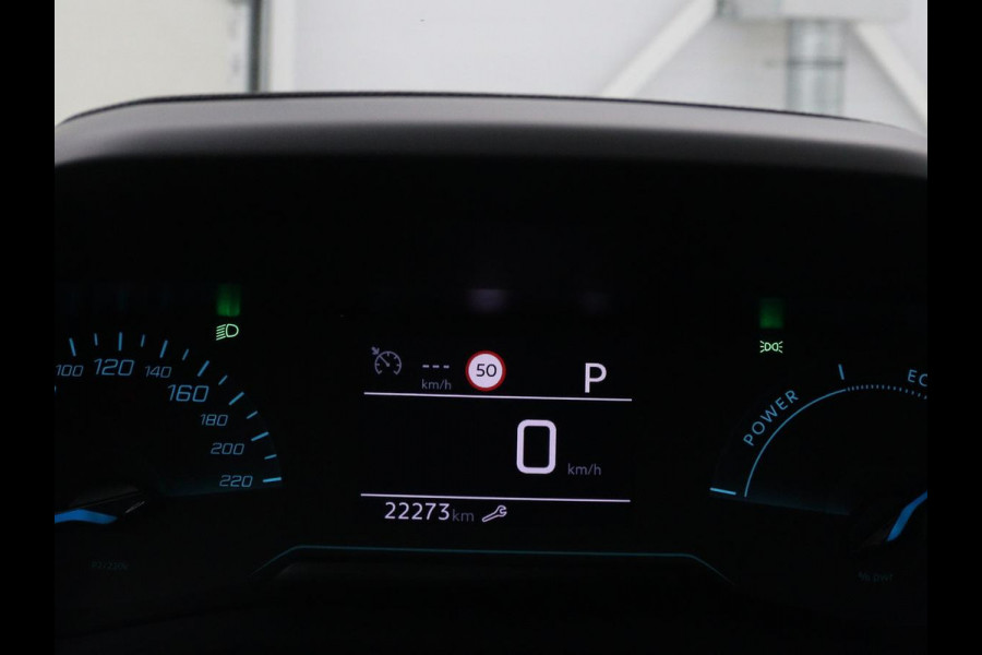 Peugeot 2008 1.2 Hybrid 136 Style | Automaat | Carplay | Climate control | Parkeerhulp | Full LED | Cruise control | Bluetooth