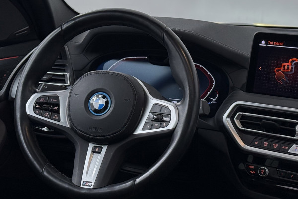 BMW iX3 High Executive 80 kWh M-pakket 97%SoH (1e eigenaar, NL-auto, Dealer OnderH, Panoramadak, Trekhaak, Navi Pro, StoelV, Etc)