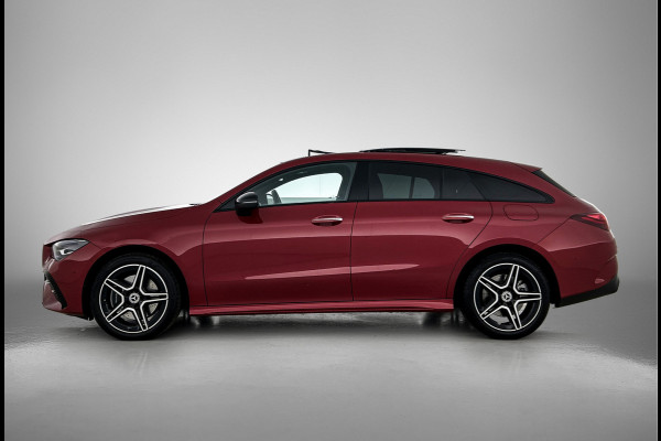 Mercedes-Benz CLA-Klasse Shooting Brake 250 e AMG-line Lichtmetalen velgen | Panoramadak | Wide screen | Navigatie | Parking support met camera | Inclusief 24 maanden MB Certified garantie voor Europa.