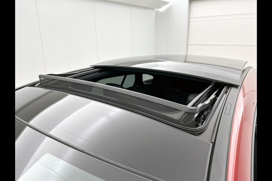 Mercedes-Benz CLA-Klasse Shooting Brake 250 e AMG-line Lichtmetalen velgen | Panoramadak | Wide screen | Navigatie | Parking support met camera | Inclusief 24 maanden MB Certified garantie voor Europa.
