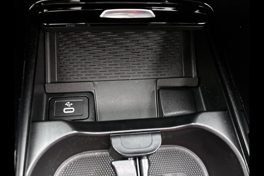Mercedes-Benz CLA-Klasse Shooting Brake 250 e AMG-line Lichtmetalen velgen | Panoramadak | Wide screen | Navigatie | Parking support met camera | Inclusief 24 maanden MB Certified garantie voor Europa.