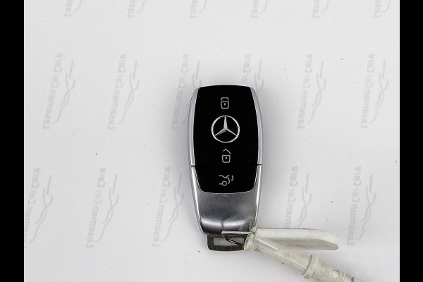 Mercedes-Benz CLA-Klasse Shooting Brake 250 e AMG-line Lichtmetalen velgen | Panoramadak | Wide screen | Navigatie | Parking support met camera | Inclusief 24 maanden MB Certified garantie voor Europa.