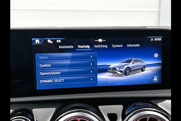 Mercedes-Benz CLA-Klasse Shooting Brake 250 e AMG-line Lichtmetalen velgen | Panoramadak | Wide screen | Navigatie | Parking support met camera | Inclusief 24 maanden MB Certified garantie voor Europa.