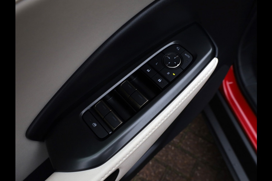 Lexus LBX 1.5 Elegant 2WD | Tech Pack | Leder | El. Achterklep | Stoelverwarming