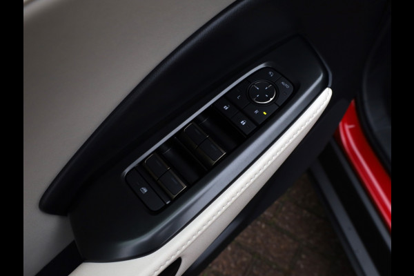 Lexus LBX 1.5 Elegant 2WD | Tech Pack | Leder | El. Achterklep | Stoelverwarming