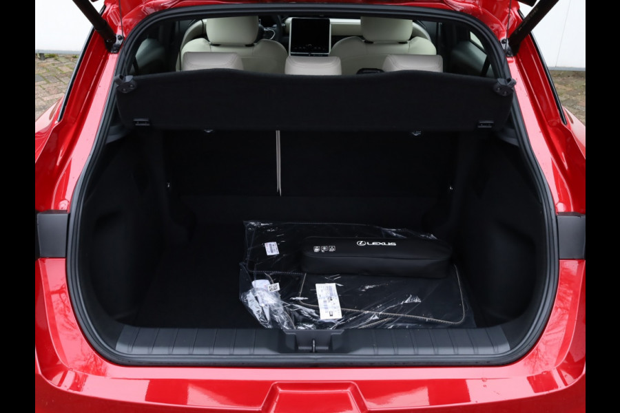 Lexus LBX 1.5 Elegant 2WD | Tech Pack | Leder | El. Achterklep | Stoelverwarming