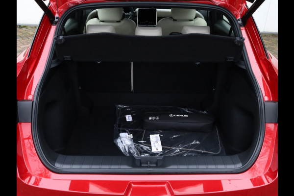 Lexus LBX 1.5 Elegant 2WD | Tech Pack | Leder | El. Achterklep | Stoelverwarming