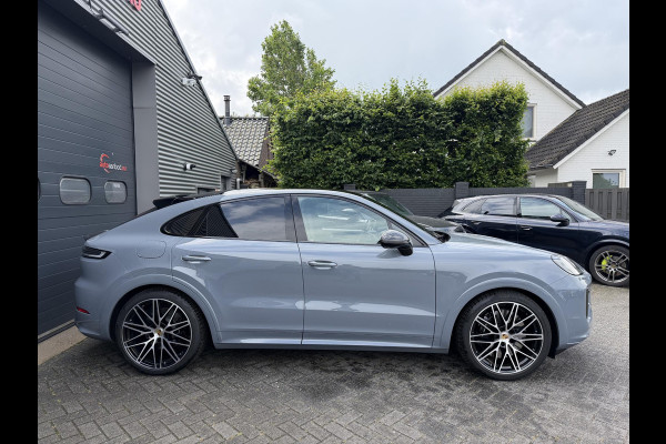 Porsche Cayenne Coupé 4.0 Turbo E-Hybrid Sport Chrono | 360* Camera | Achteras Besturing | Burmester | Bijrijders Display | Head-Up Display | CARBON |