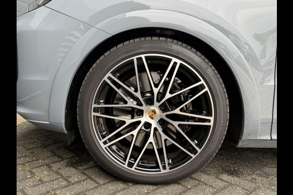 Porsche Cayenne Coupé 4.0 Turbo E-Hybrid Sport Chrono | 360* Camera | Achteras Besturing | Burmester | Bijrijders Display | Head-Up Display | CARBON |