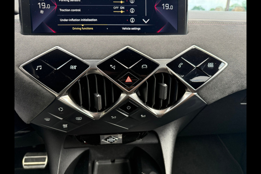 DS DS 3 Crossback 1.2 Turbo 130 Performance Line - Automaat - Navi - Parkeerhulp - Org.NL