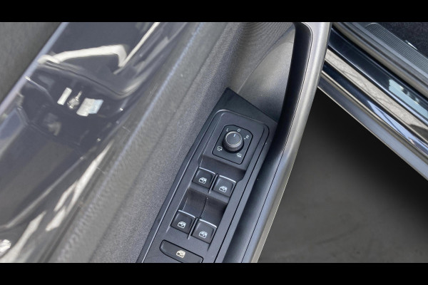 Volkswagen T-Roc 1.5 TSI DSG Sport | Matrix-LED | Digital Cockpit | Navigatie